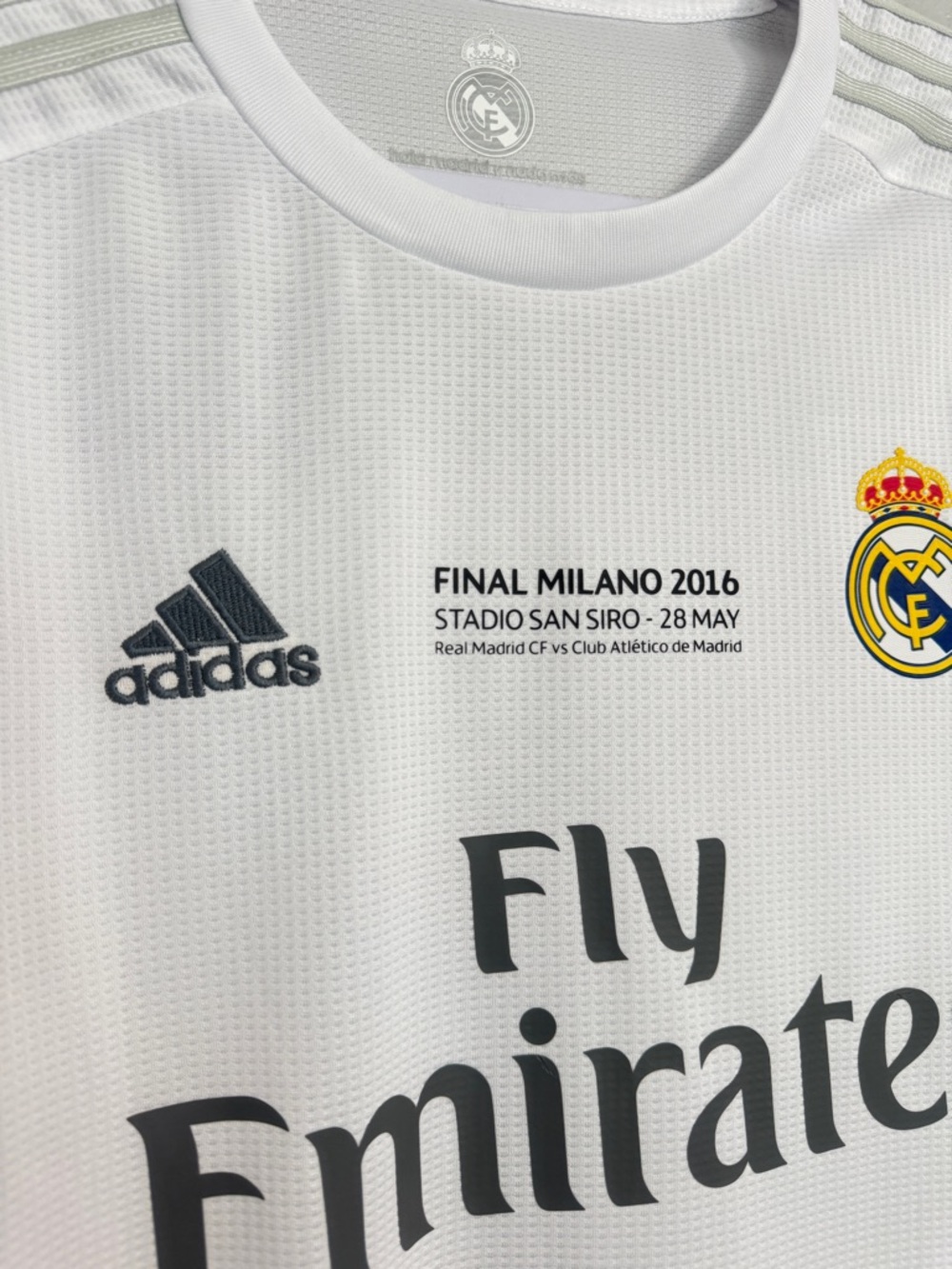 Real Madrid 2016 Ronaldo UCL final white long sleeve jersey - Picture 4 of 5